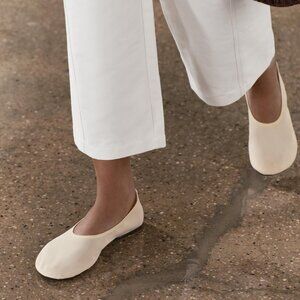 BRAND NEW WITH TAGS: Sold Out Zara Mesh Ballet Flats Size 8